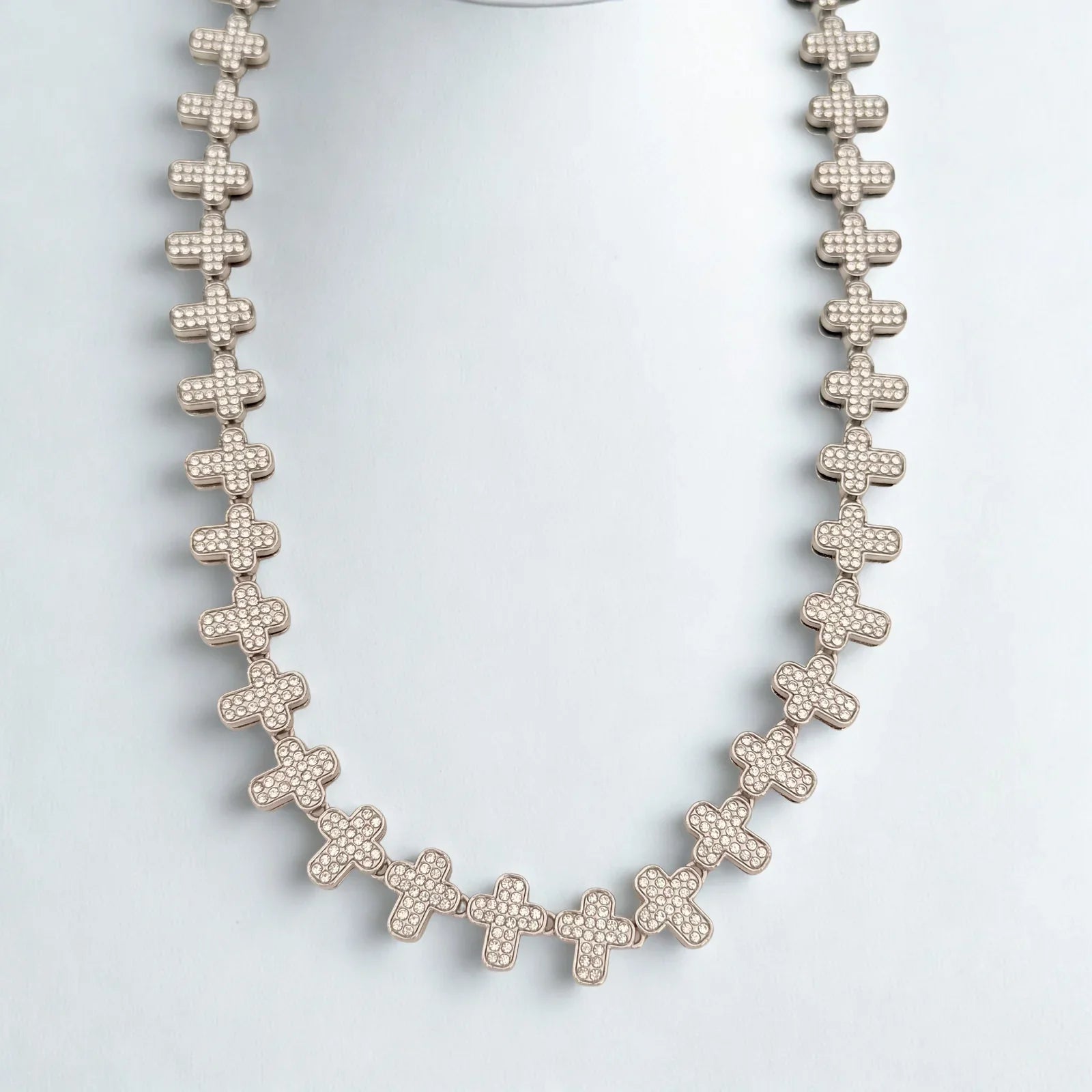 The Neck Chain for Men India Has Been Waiting For  Classic Design, Premium Build