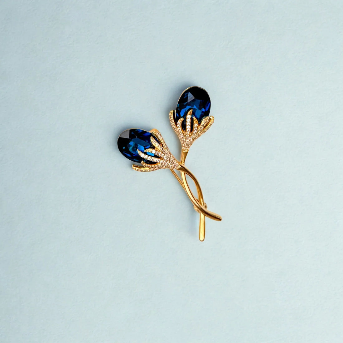 The Ace Brooch: A Men's Brooch India Is Finally Catching Up To
