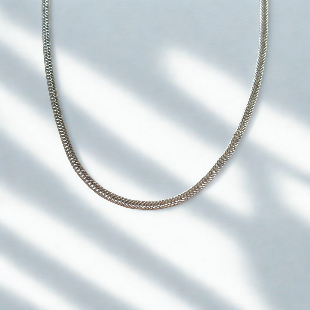 Sleek Neck Chain - For Men